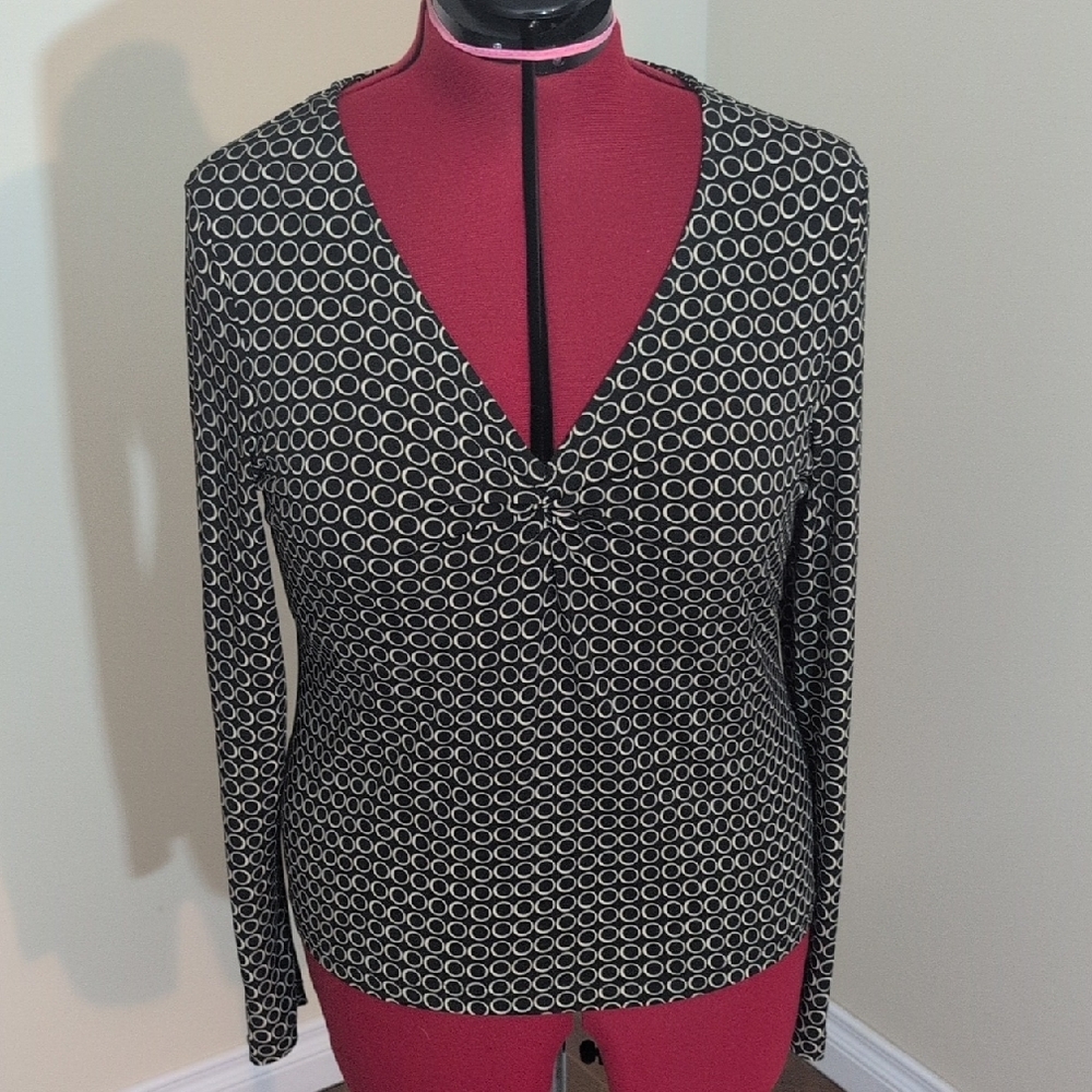Chapter One| Black and White Geometric Long Sleeve Top